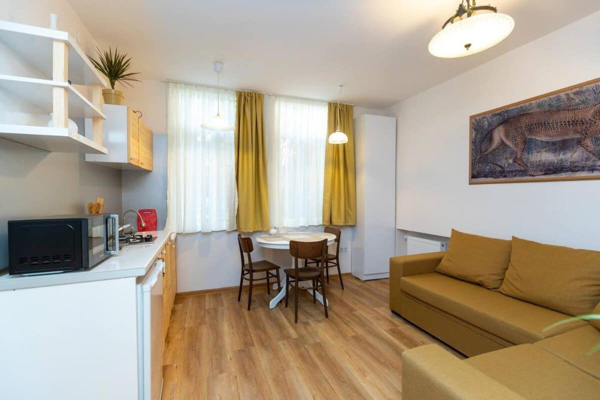 Wehost Liberty Square Apartments Tbilisi Ngoại thất bức ảnh
